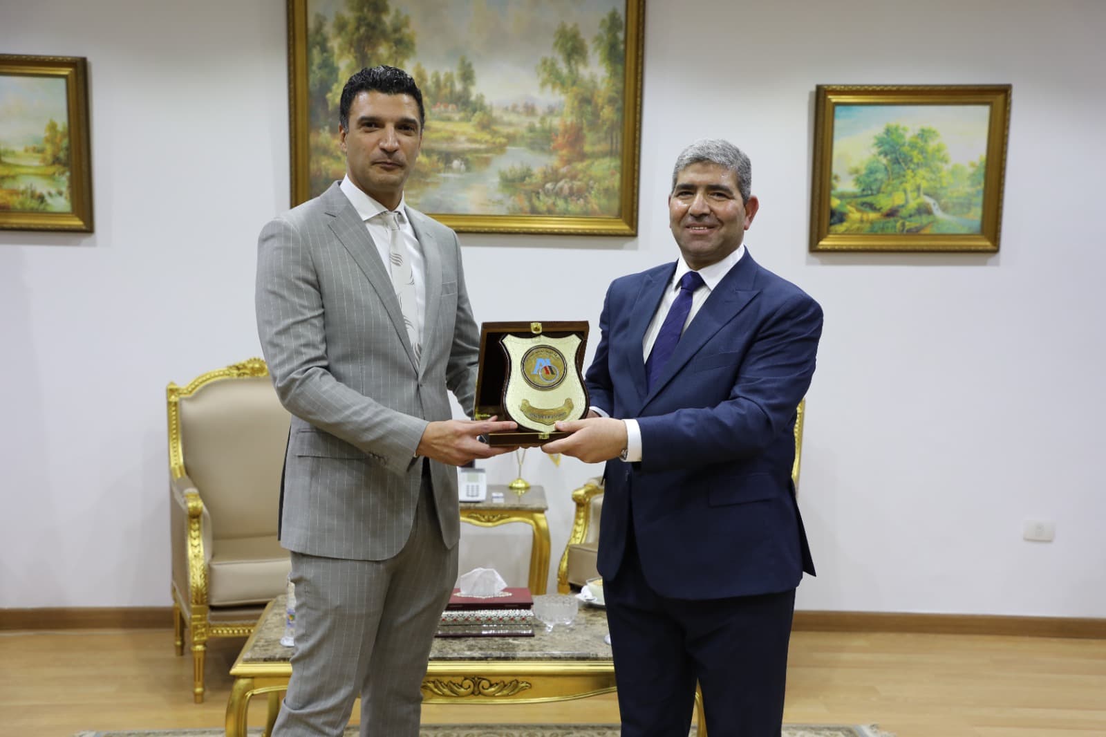 وزير الصناعة يتفقد مصانع الشركة العربية العالمية للبصريات ويطّلع على قدراتها التصنيعية ودورها في دعم المشروعات التنموية وتطوير حلول تكنولوجية تخدم قطاعات البنية التحتية والطاقة والمدن الذكية