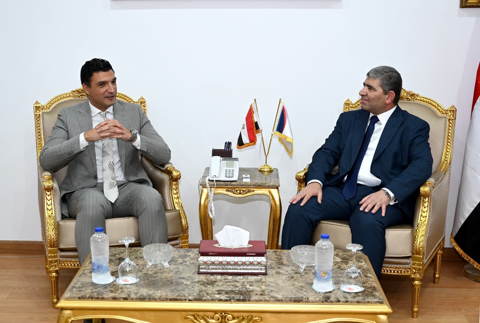 وزير الصناعة يتفقد مصانع الشركة العربية العالمية للبصريات ويطّلع على قدراتها التصنيعية ودورها في دعم المشروعات التنموية وتطوير حلول تكنولوجية تخدم قطاعات البنية التحتية والطاقة والمدن الذكية